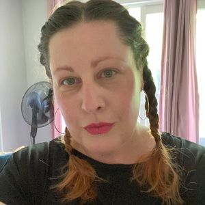 Meet your Posher, Holly